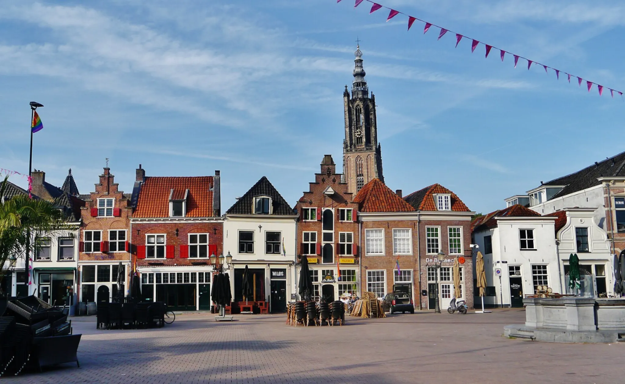 Containerreiniging op de grote markt in Amersfoort